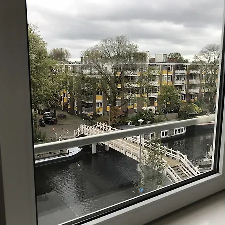 Canal View Double-room Amsterdam